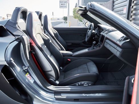 Used 2025 Porsche 718 Boxster Spyder RS w/ Accent Package Logos image 35