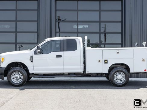 Used 2017 Ford F250 XL w/ Power Equipment Group image 4