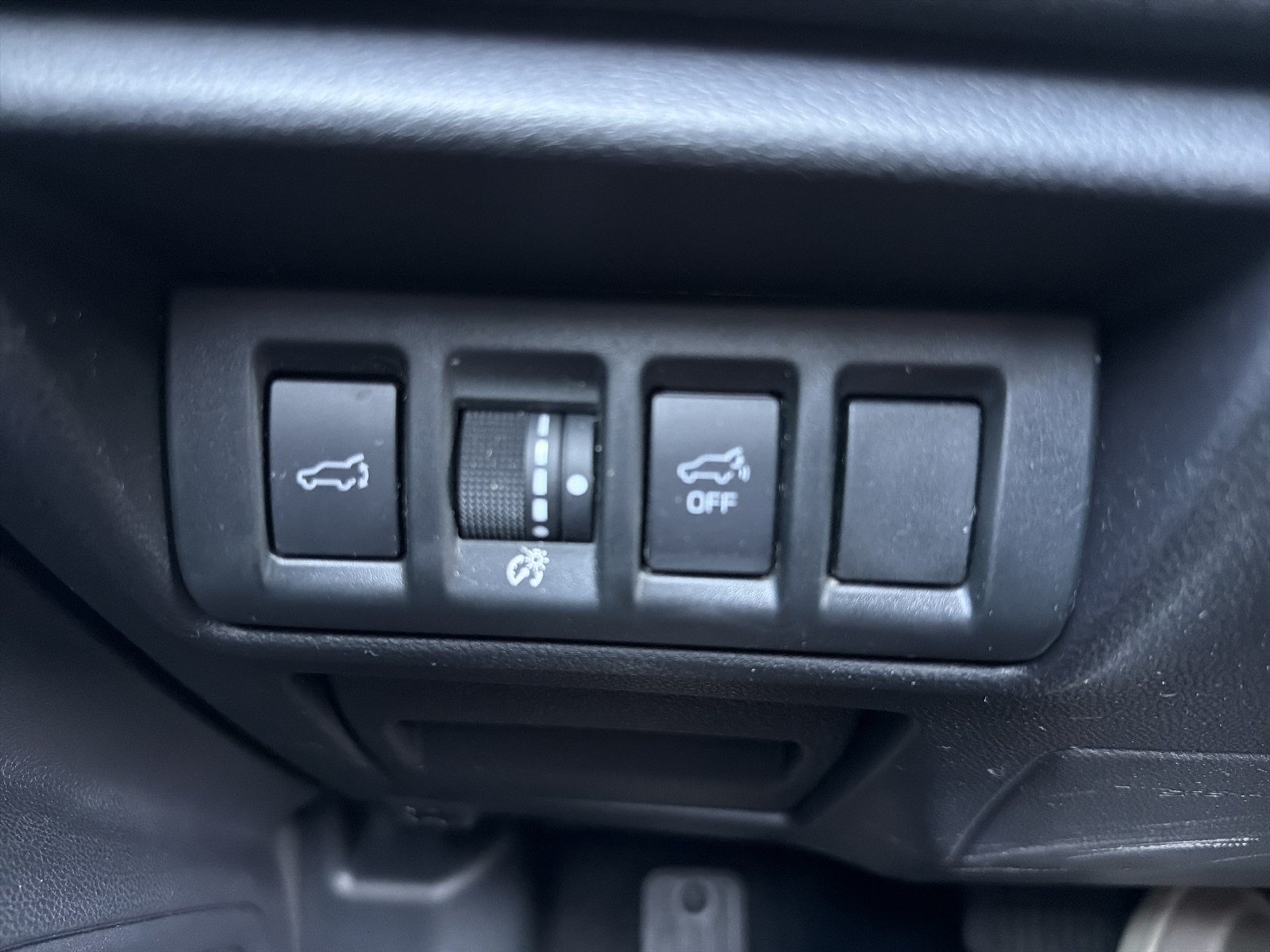 Used 2024 Subaru Outback Premium AWD/4WD image 26