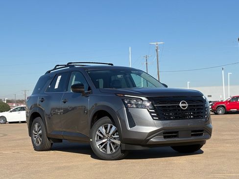 New 2026 Nissan Pathfinder SL image 2