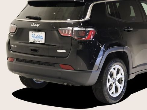 Used 2025 Jeep Compass Latitude AWD/4WD image 7