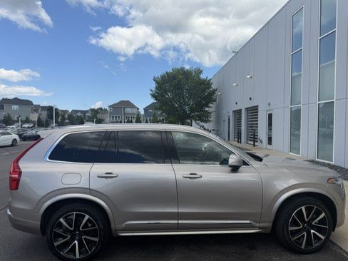 Used 2025 Volvo XC90 B5 Plus w/ Protection Package Premier AWD/4WD image 13
