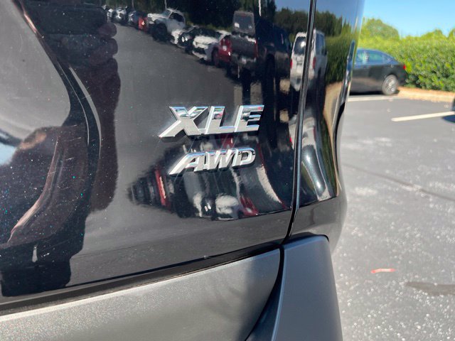 Used 2025 Toyota RAV4 XLE AWD/4WD image 9