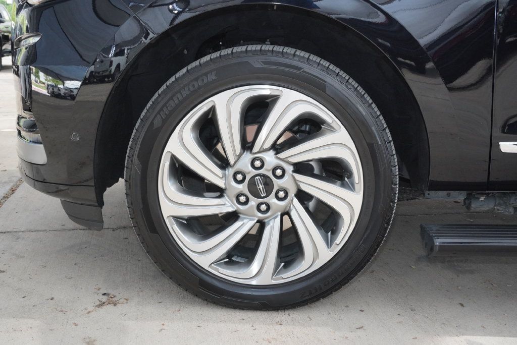 Used 2024 Lincoln Navigator Reserve AWD/4WD image 10