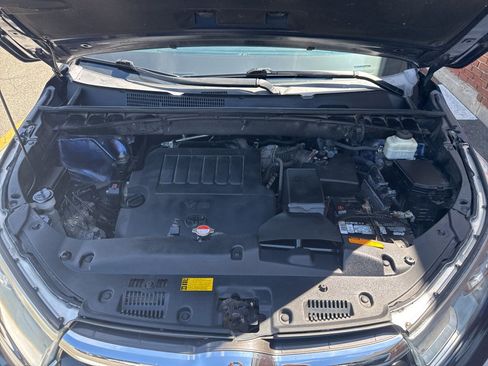 Used 2016 Toyota Highlander XLE AWD/4WD image 37