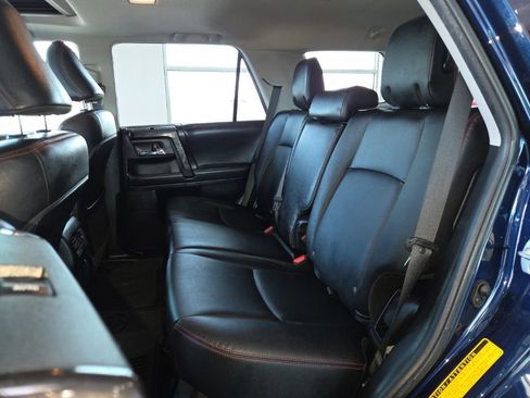 Used 2020 Toyota 4Runner Venture w/ Moonroof Package AWD/4WD image 11