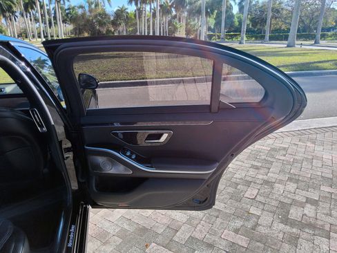 Used 2023 Mercedes-Benz S 500 4MATIC image 32