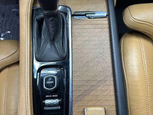 Used 2016 Volvo XC90 T6 Inscription w/ Vision Package image 20