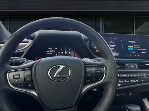 Used 2025 Lexus ES 350 F Sport image 4