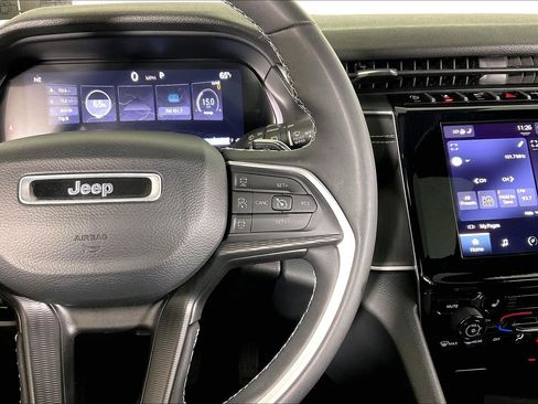 Used 2023 Jeep Grand Cherokee Altitude AWD/4WD image 17
