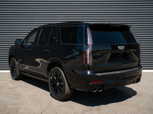 Used 2026 Cadillac Escalade V w/ LPO, ONYX Package AWD/4WD image 3