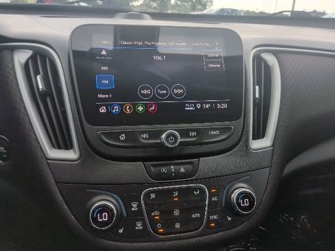 Used 2022 Chevrolet Malibu LT image 21