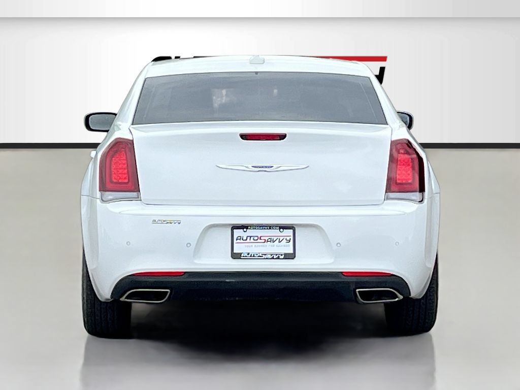 Used 2023 Chrysler 300 S w/ Comfort Group RWD image 6