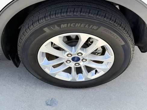 Used 2022 Ford Escape SE image 11