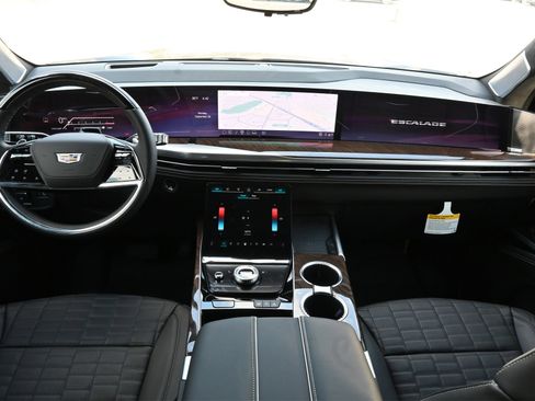 New 2025 Cadillac Escalade Sport Platinum w/ LPO, ONYX Package image 7