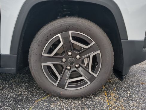 New 2026 Jeep Cherokee Limited AWD/4WD image 10