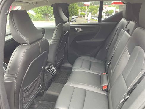 Used 2024 Volvo XC40 B5 Plus w/ Climate Package AWD/4WD image 13