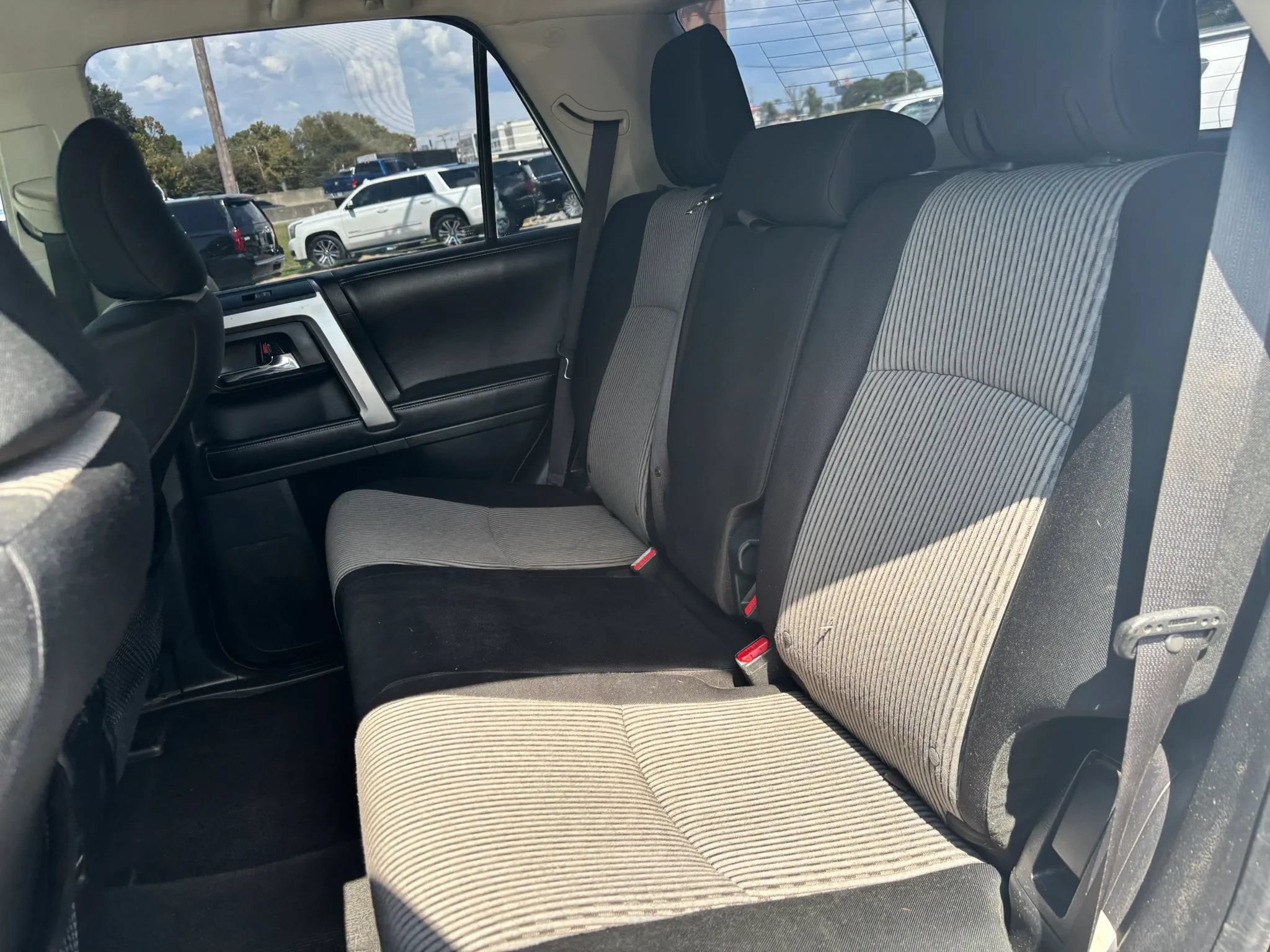 Used 2016 Toyota 4Runner SR5 AWD/4WD image 14