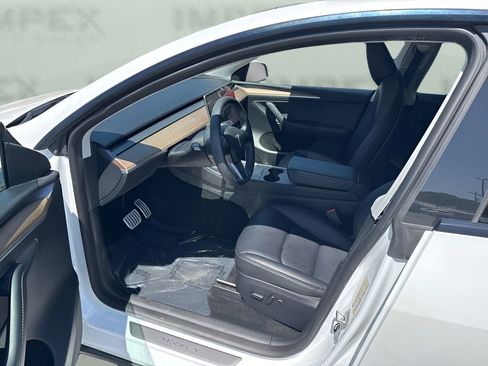 Used 2023 Tesla Model Y Performance AWD/4WD image 9