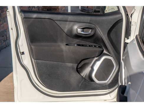 Used 2020 Jeep Renegade Sport image 9