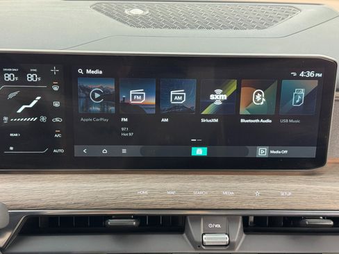 Used 2024 Kia EV9 Land image 27