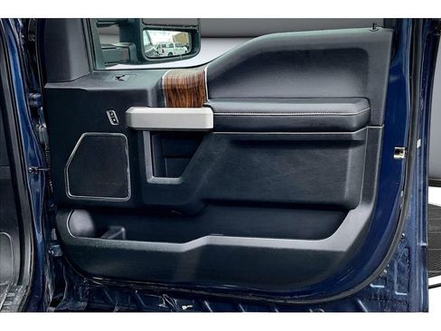 Used 2018 Ford F150 Lariat w/ Equipment Group 502A Luxury AWD/4WD image 23