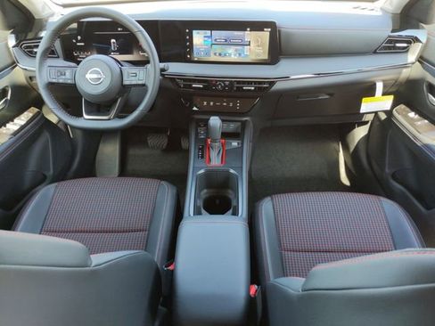 Used 2025 Nissan Kicks SR image 21