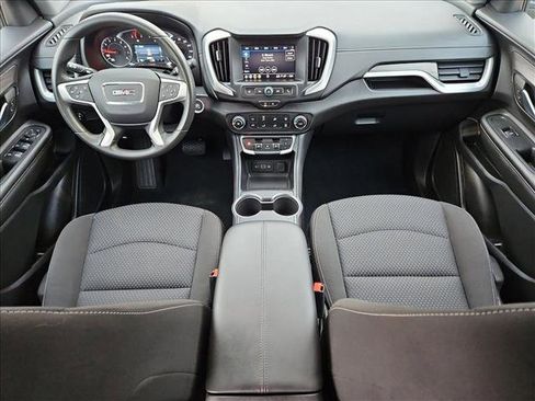 Used 2024 GMC Terrain SLE image 18