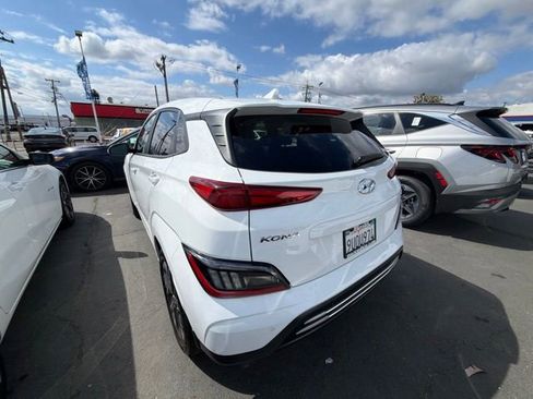 Used 2023 Hyundai Kona Limited FWD image 7