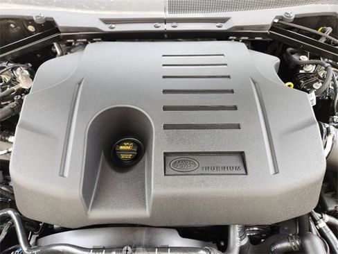 New 2024 Land Rover Defender 110 S image 21