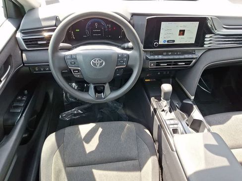 Used 2025 Toyota Camry LE FWD image 11