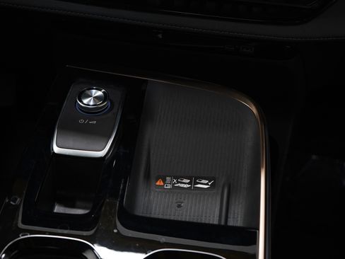 Used 2025 Buick Enclave Avenir w/ Super Cruise Package image 17