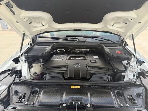 Used 2024 Mercedes-Benz GLS 580 4MATIC w/ Warmth & Comfort Package image 23