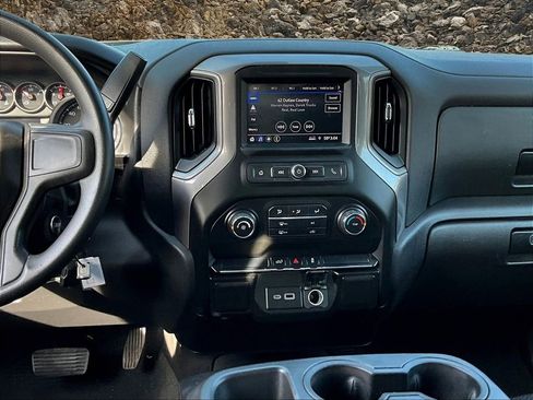Used 2021 Chevrolet Silverado 1500 Custom image 6