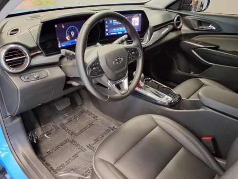 Used 2025 Chevrolet Trax ACTIV FWD image 17