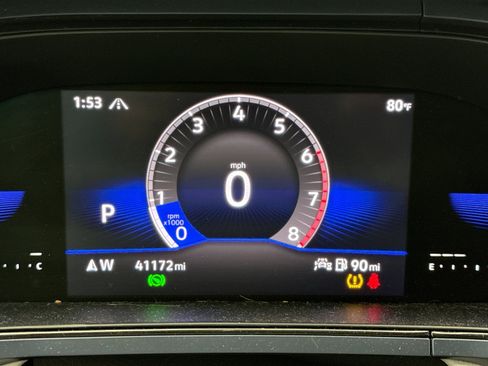 Used 2023 Volkswagen Taos SE w/ Panoramic Sunroof Package image 9