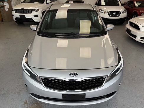 Used 2018 Kia Forte LX FWD image 3
