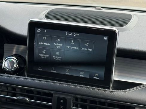 Used 2022 Lincoln Corsair Standard w/ Premium Package image 28