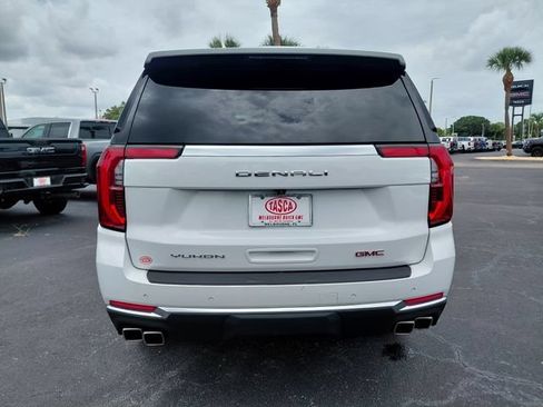 Used 2025 GMC Yukon Denali AWD/4WD image 14