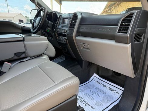 Used 2019 Ford F250 XL w/ STX Appearance Package RWD image 19