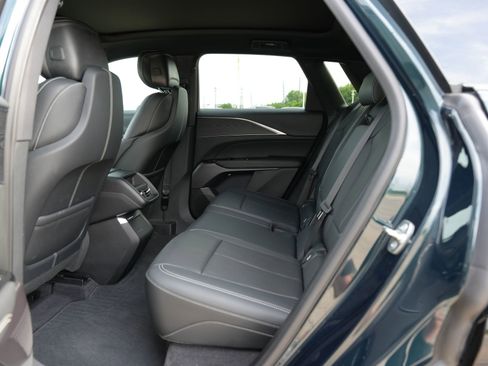 Used 2024 Cadillac Lyriq Luxury RWD image 14