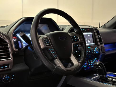 Used 2015 Ford F150 Lariat w/ Equipment Group 502A Luxury AWD/4WD image 21