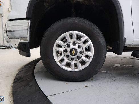 Used 2025 Chevrolet Silverado 2500 LT w/ Safety Package AWD/4WD image 10