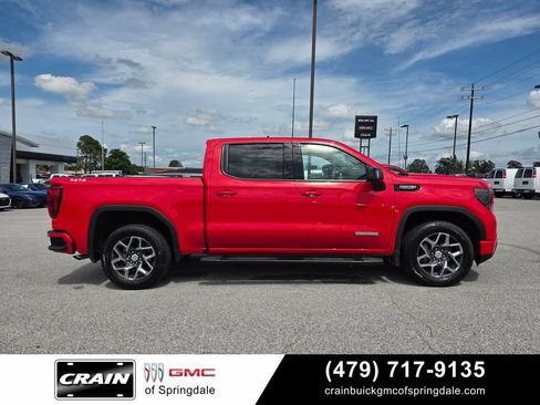 Used 2024 GMC Sierra 1500 Elevation w/ Elevation Premium Package AWD/4WD image 9