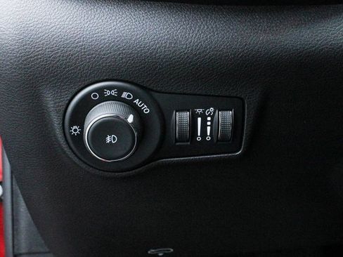 Used 2025 Jeep Compass Trailhawk w/ Trailhawk Elite Group image 16