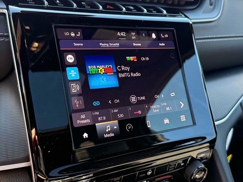 New 2025 Jeep Grand Cherokee Altitude image 15