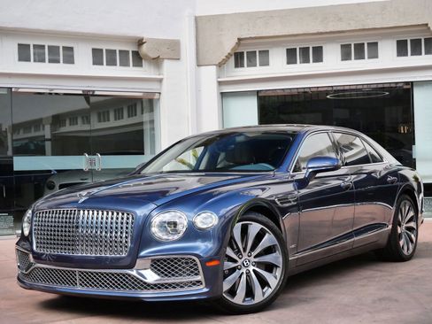 Used 2021 Bentley Flying Spur W12 AWD/4WD image 11