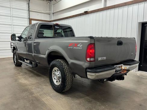 Used 2005 Ford F250 Lariat image 4