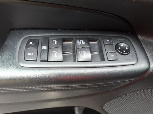 Used 2020 Jeep Grand Cherokee Altitude image 24