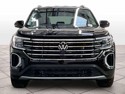 Used 2025 Volkswagen Atlas SE w/ Black Wheel Package